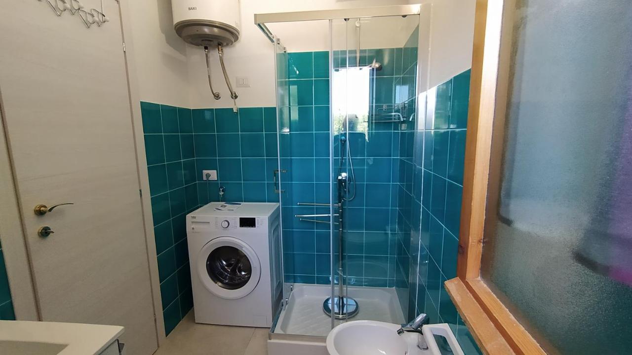 Appartamento Residenziale Trilocale 6 Posti Letto Via Oristano San Teodoro  Exterior foto