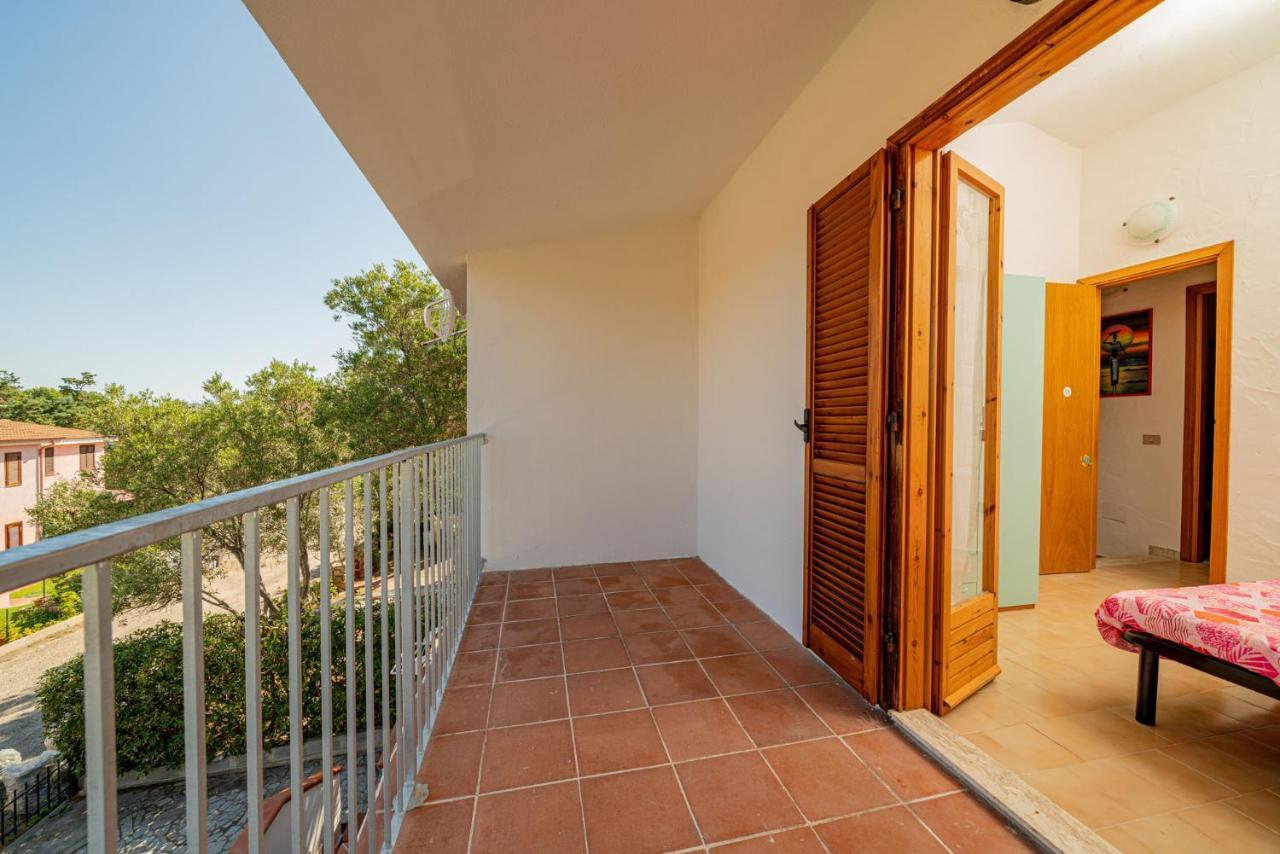 Appartamento Residenziale Trilocale 6 Posti Letto Via Oristano San Teodoro  Exterior foto