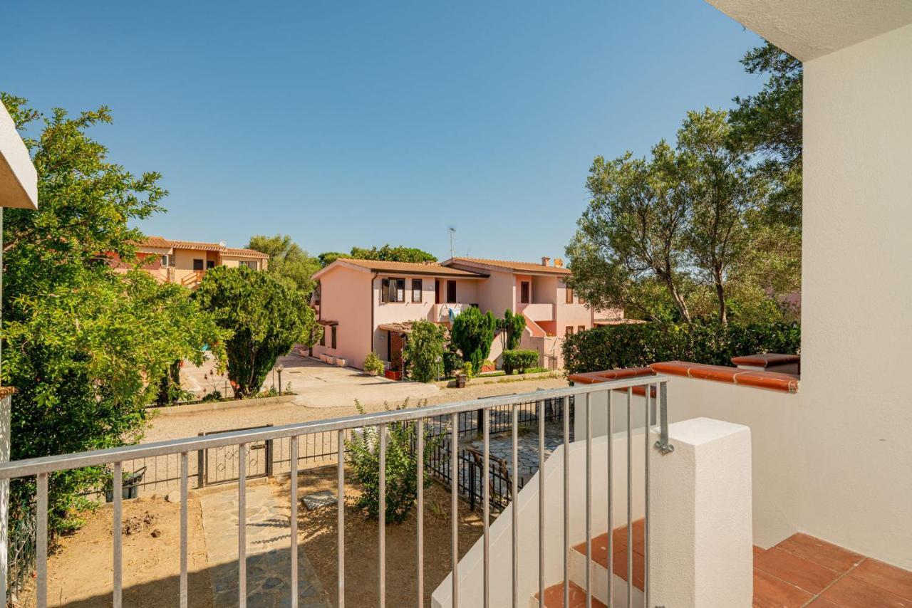 Appartamento Residenziale Trilocale 6 Posti Letto Via Oristano San Teodoro  Exterior foto