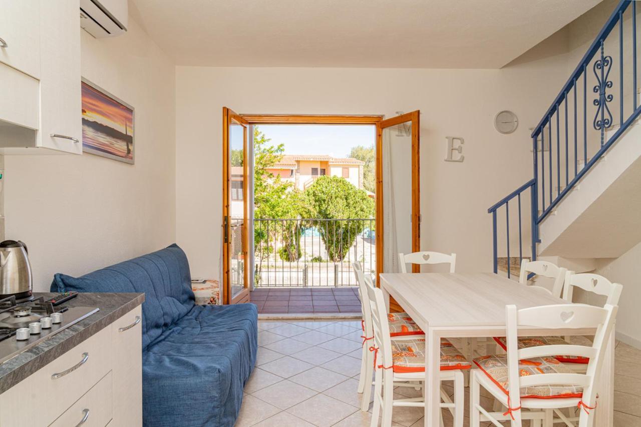 Appartamento Residenziale Trilocale 6 Posti Letto Via Oristano San Teodoro  Exterior foto